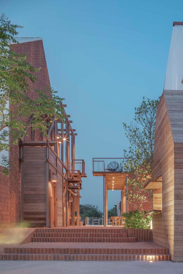 Hotel Baan Pomphet Phra Nakhon Si Ayutthaya Exterior foto